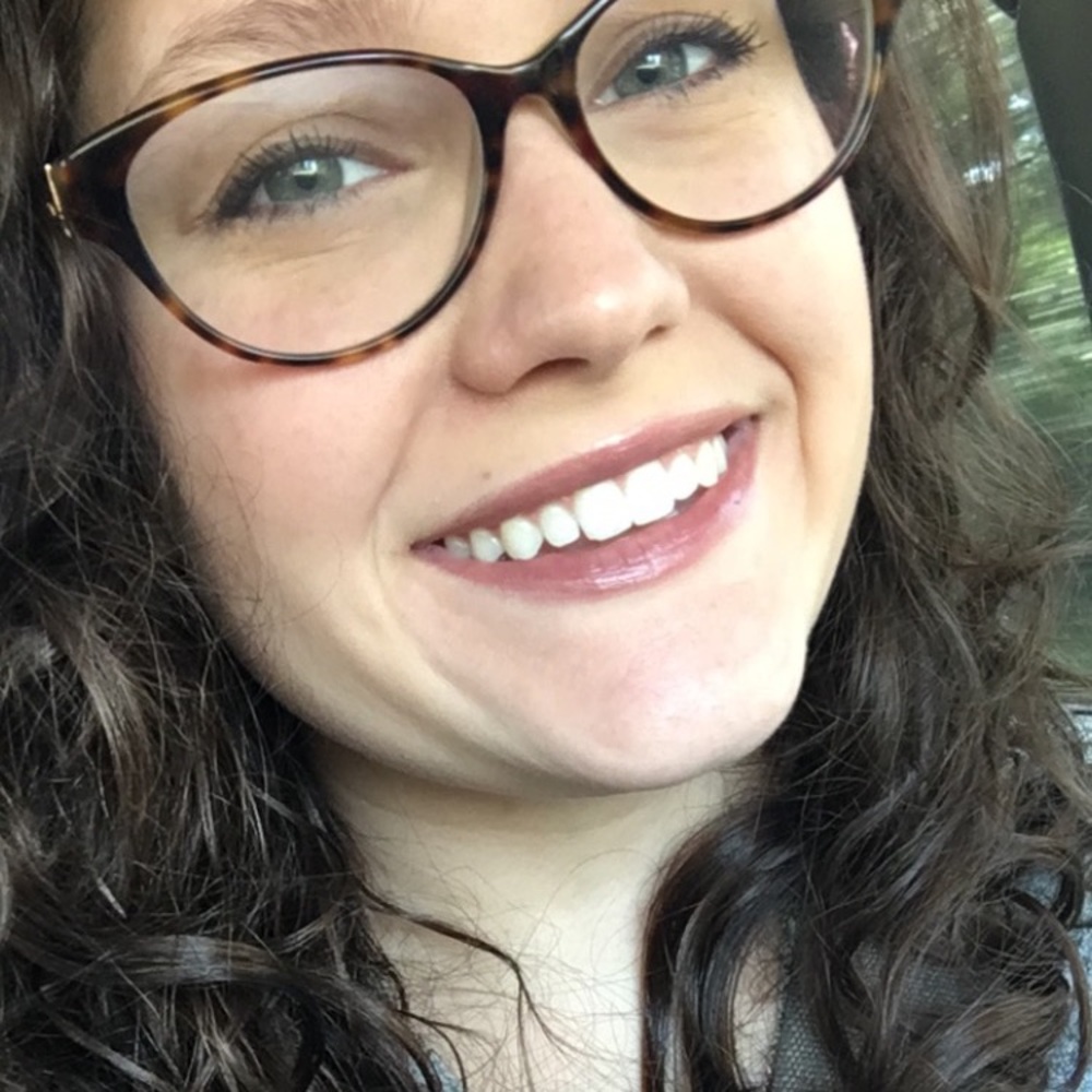 Meet your Posher, Makayla!